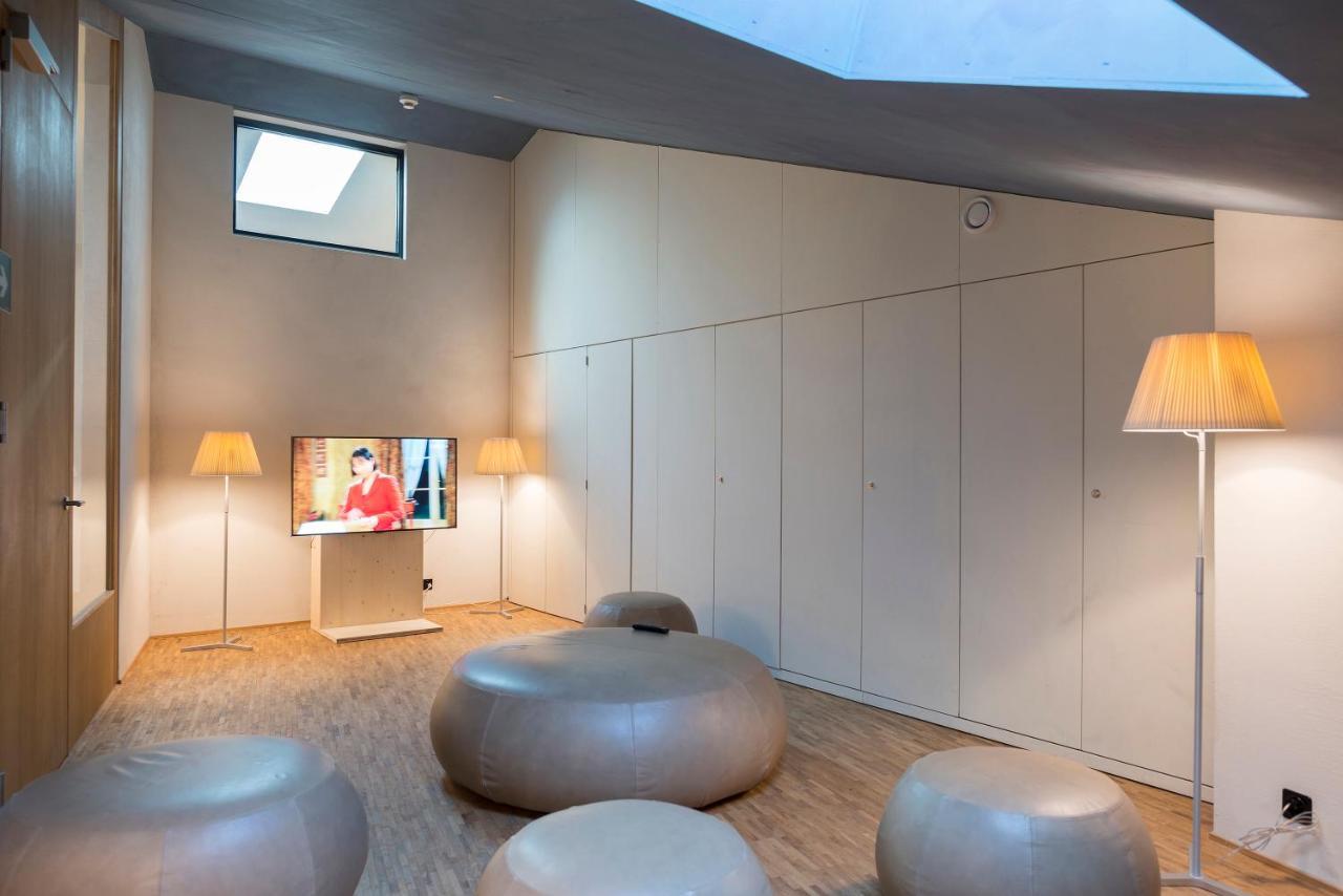 Saanen Gstaad Youth Hostel Екстер'єр фото