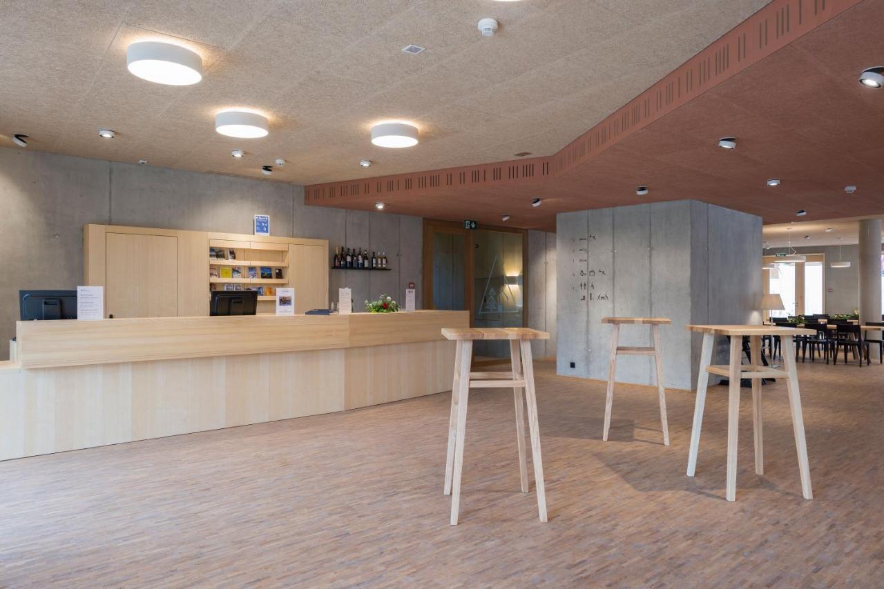 Saanen Gstaad Youth Hostel Екстер'єр фото