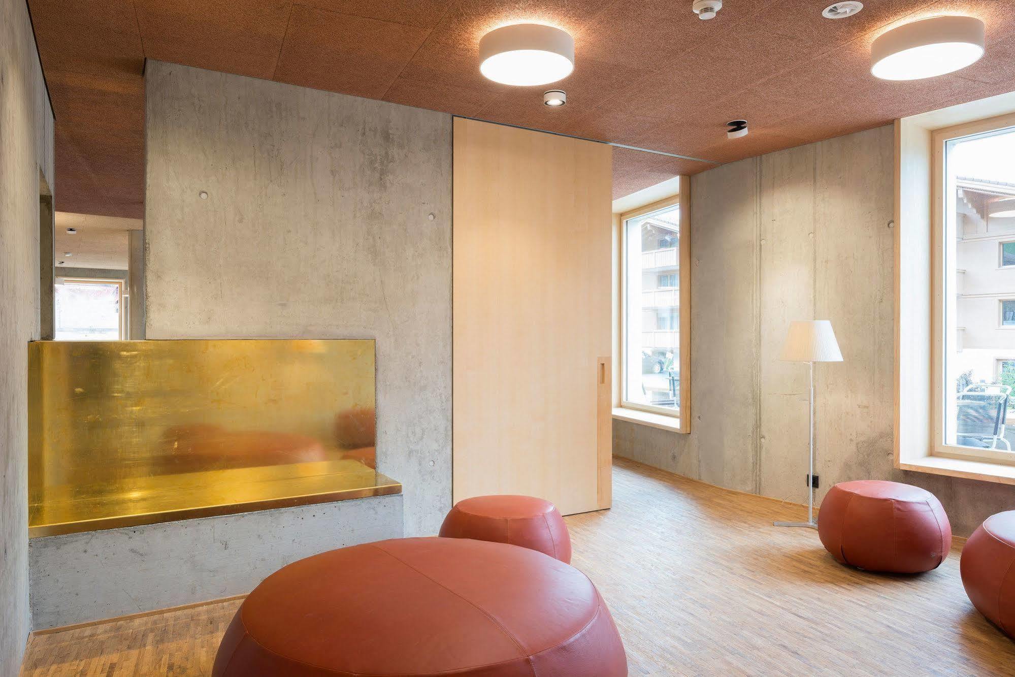 Saanen Gstaad Youth Hostel Екстер'єр фото